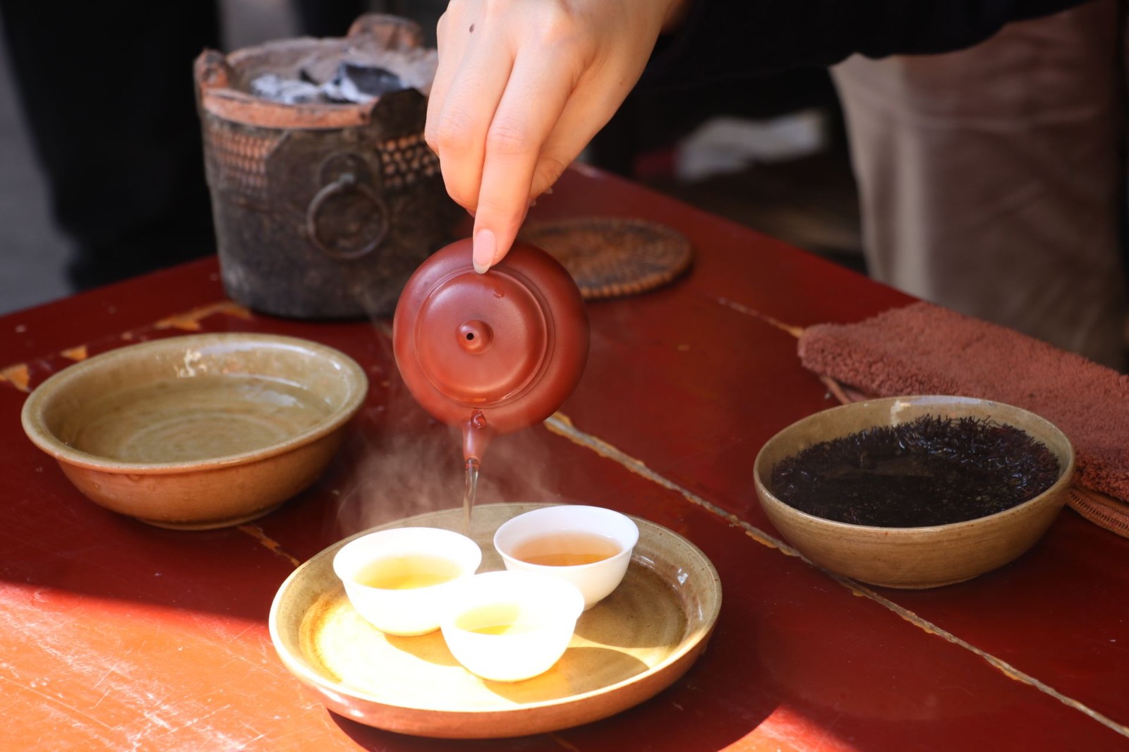 茶敬宗亲谈世系