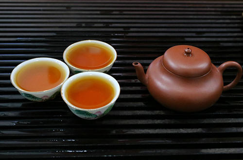 潮汕工夫茶：一盏茶里的待客之道